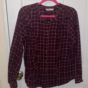 Cute blouse hang out or office